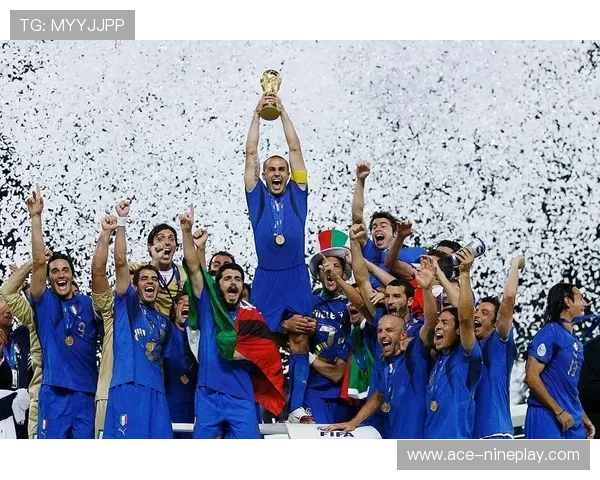 足球球星情侣手链见证浪漫爱意传递球场与生活激情